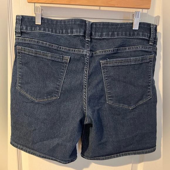 Riders by Lee mid rise short 16m. EUC. - Picture 4 of 5